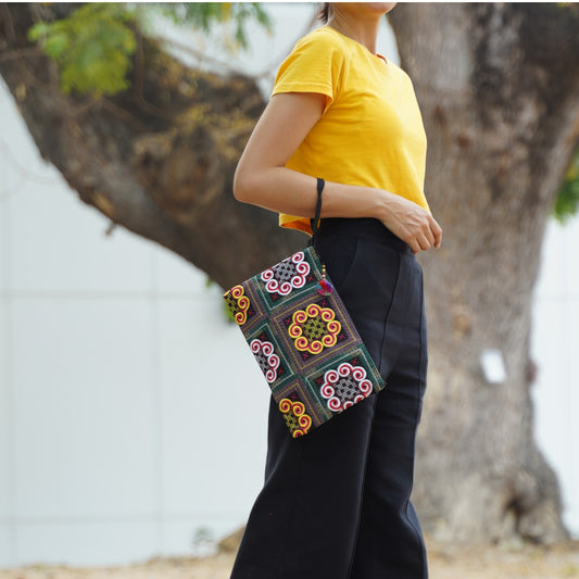 Oversized Clutch - Traditional Pattern